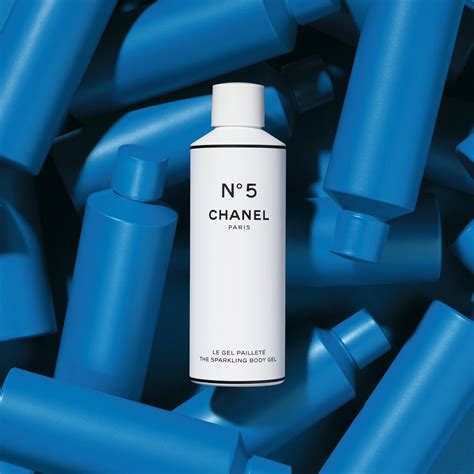 香奈兒5號工場限定系列！創新改造Chanel N°5油漆桶、水彩條、 